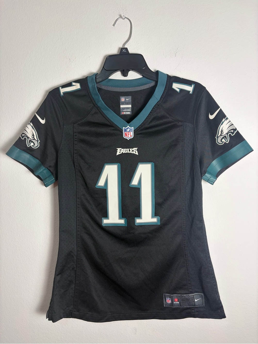 Nike NFL Eagles Carson Wentz Women’s Jersey Sz S Black Alternate Nike On Field